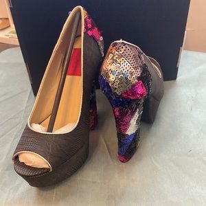 SEQUIN CLUNKY HEEL PEEP TOE PUMPS